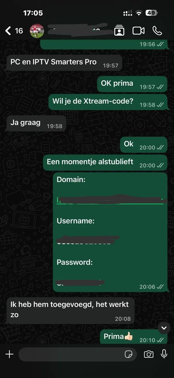 Screenshot van een WhatsApp-gesprek. De klant krijgt de inloggegevens voor IPTV Smarters Pro toegestuurd en laat weten: “Ik heb hem toegevoegd, het werkt zo”.
